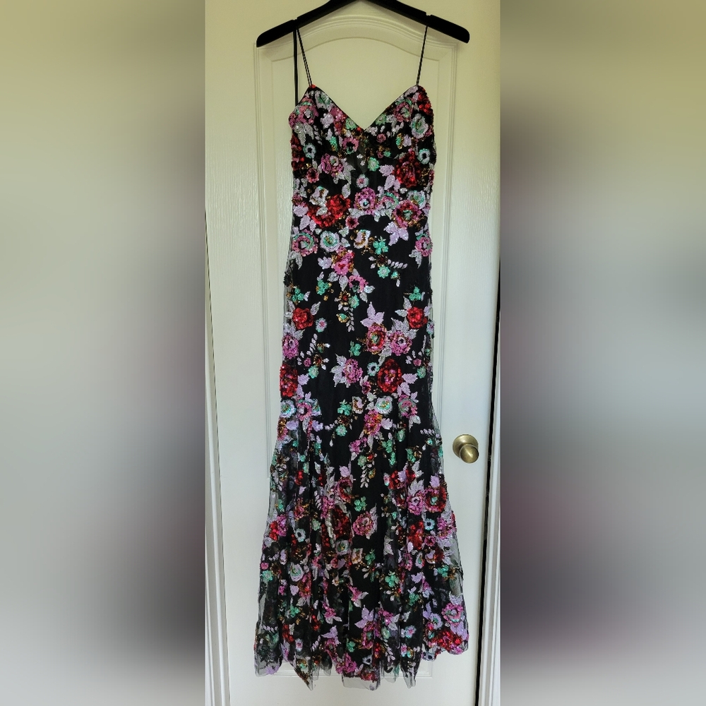 Ieena For Mac Duggal Floral Sequin Embellished Black Lace Spaghetti Strap Gown